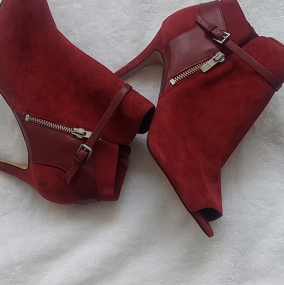 Women's Marc Fisher Red Suede Open Toe Booties Size 9 1/2 Wide Stilleto Heel